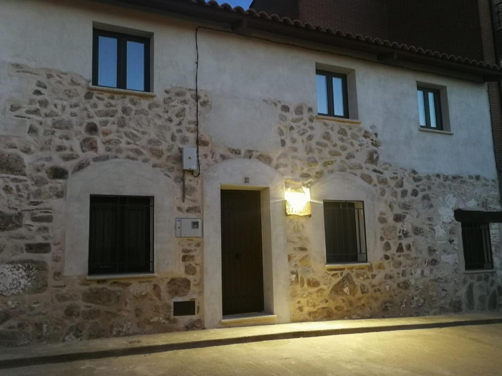 Casa Rural El Enebro 4 Estrellas Navamorcuende Luaran gambar